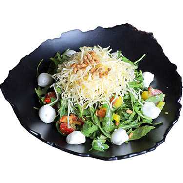 Салат Руккола с Моцареллой Restaurant MIRANDI
