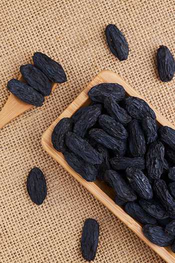 Черный изюм Kish Mish Nuts & More
