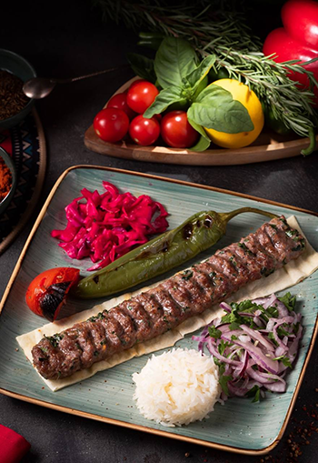 Шашлык с зеленью Donerevi Turkish Restaurant