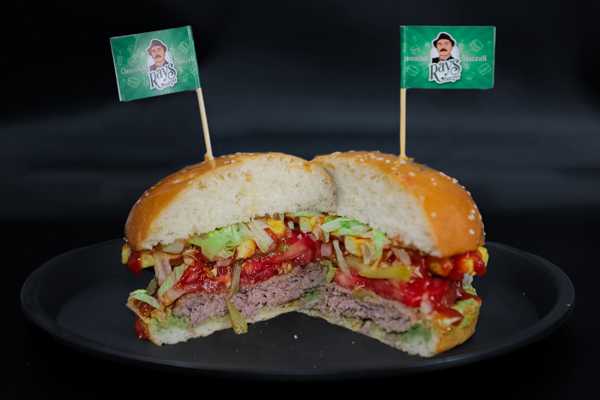 Необычный бургер Rays Burger