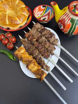 Шашлык кусковой из говядины Ajva Oilaviy Restorani