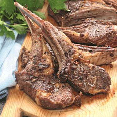 Куски баранины на огне Дикарём - душевное место